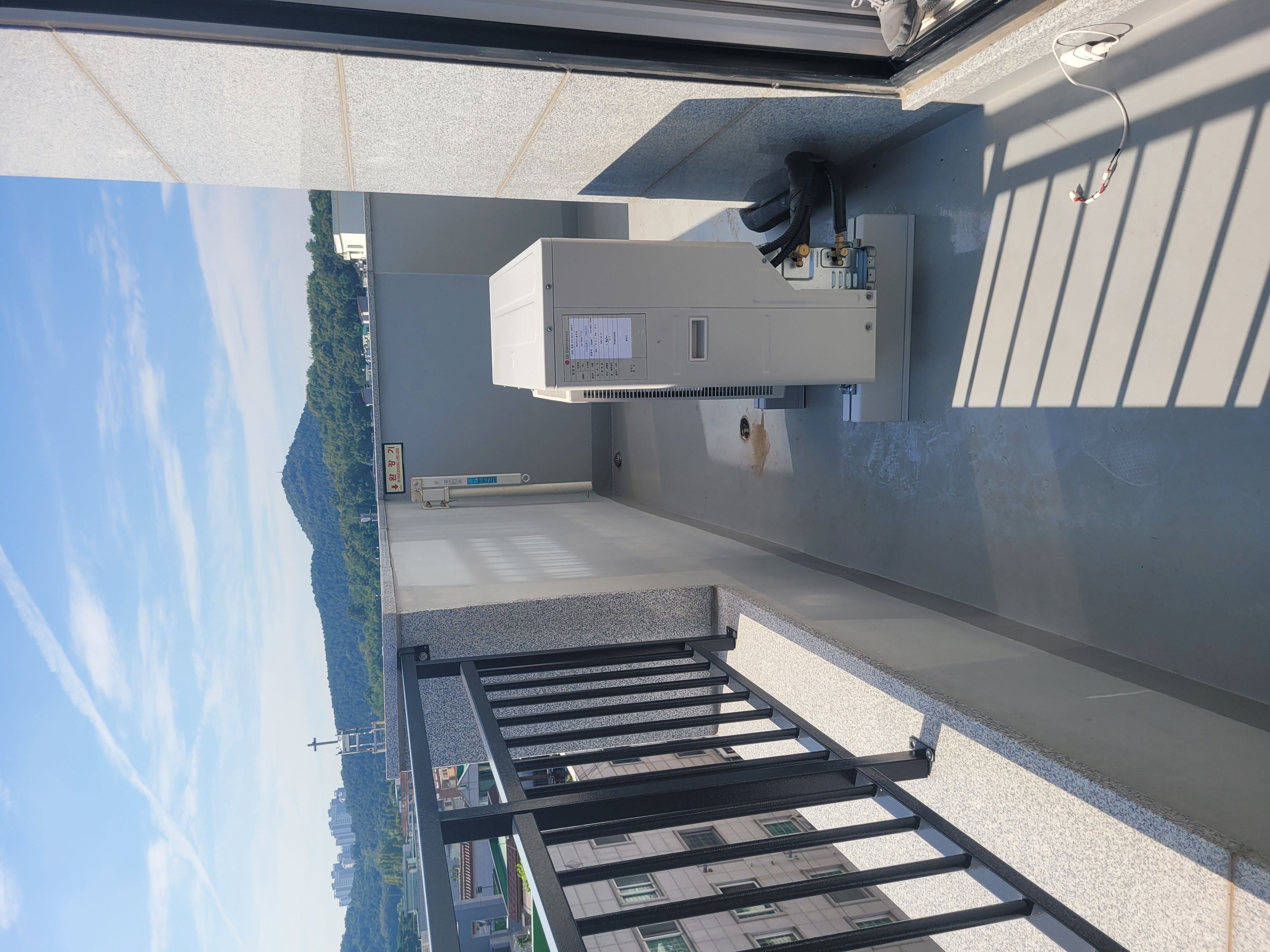 2000769928_CjvbReal_09a46f19f5f755842094ec0bbfb409e4b79c0601.jpg 이미지크게보기